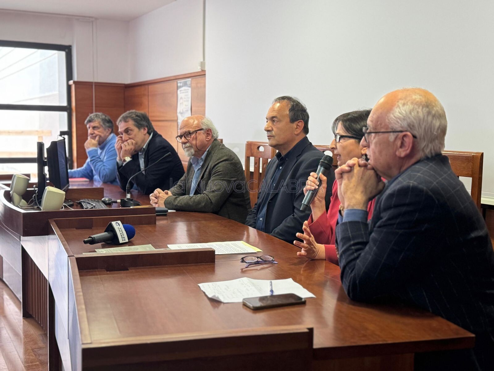 Mimmo Lucano arriva a gamba tesa all'Umg: "La destra? Veri mandanti della mia vicenda giudiziaria" images Mimmo Lucano arriva a gamba tesa all'Umg: "La destra? Veri mandanti della mia vicenda giudiziaria"