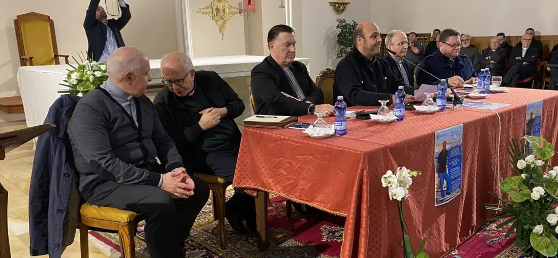 Custodire la memoria di don Dino Piraino: incontro al Pontificio seminario "SanPio X"
 images Custodire la memoria di don Dino Piraino: incontro al Pontificio seminario "SanPio X"