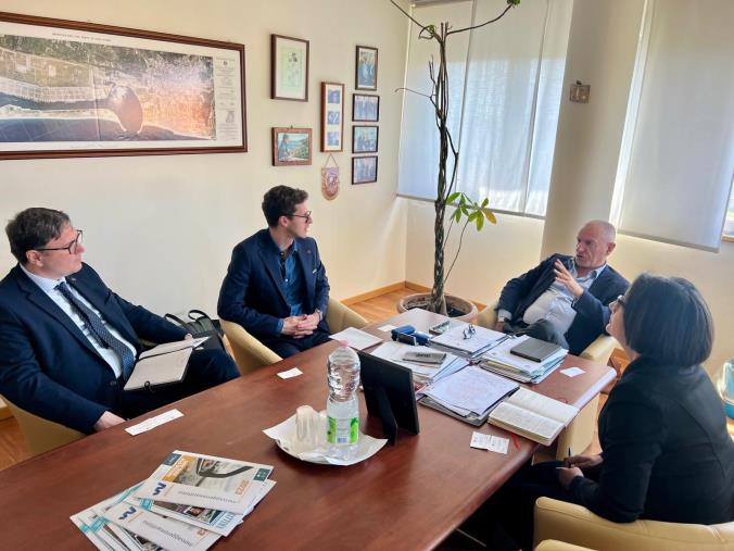 images L'ambasciata canadese fa visita al presidente dell’Autorità di sistema portuale dei mari Tirreno meridionale e Ionio