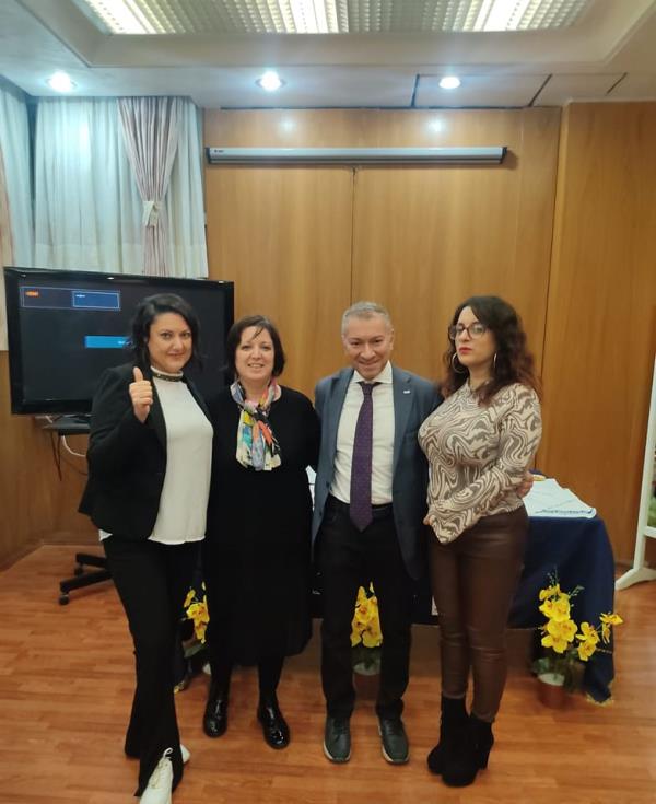 Chiude i battenti la mostra artistica “La magia del Natale tra foto e poesia” del centro di ascolto Stella del Mare images Chiude i battenti la mostra artistica “La magia del Natale tra foto e poesia” del centro di ascolto Stella del Mare