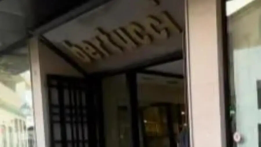 Commercio a Catanzaro, è ufficiale: Capitano apre nei locali di Bertucci in centro
 images Commercio a Catanzaro, è ufficiale: Capitano apre nei locali di Bertucci in centro
