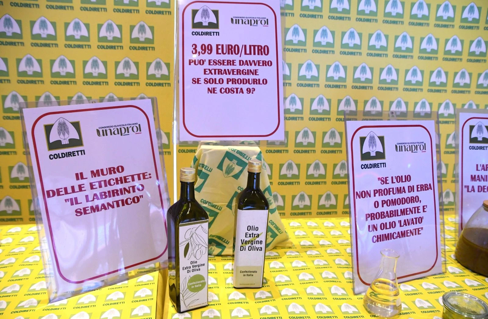 Coldiretti: "Nel 2025 frontiere italiane attraversate da mezzo miliardo di chili di olio straniero"