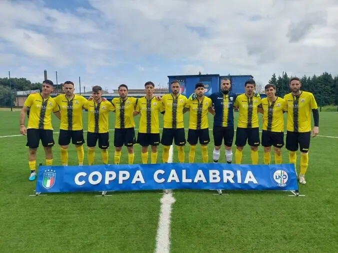 Calcio, Coppa Calabria al Saint Michel. Il Mirto Crosia cede in finale a Catanzaro images Calcio, Coppa Calabria al Saint Michel. Il Mirto Crosia cede in finale a Catanzaro