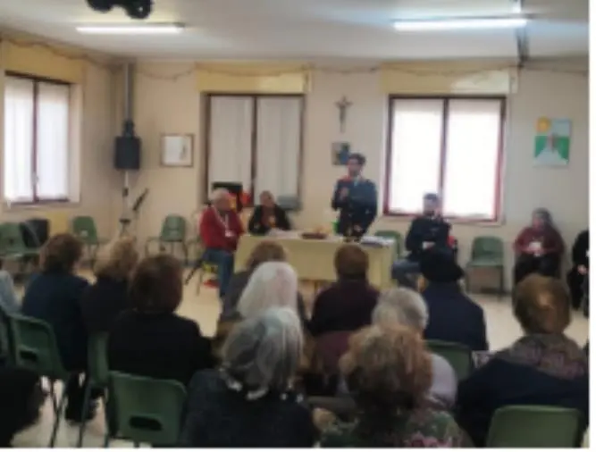 Crotone, la Polizia di Stato incontra gli anziani per difenderli dalle truffe images Crotone, la Polizia di Stato incontra gli anziani per difenderli dalle truffe