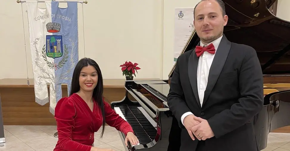 AMA Calabria, a Gioia Tauro il concerto del duo pianistico Fusaro - De Rosa Arcuri  images AMA Calabria, a Gioia Tauro il concerto del duo pianistico Fusaro - De Rosa Arcuri