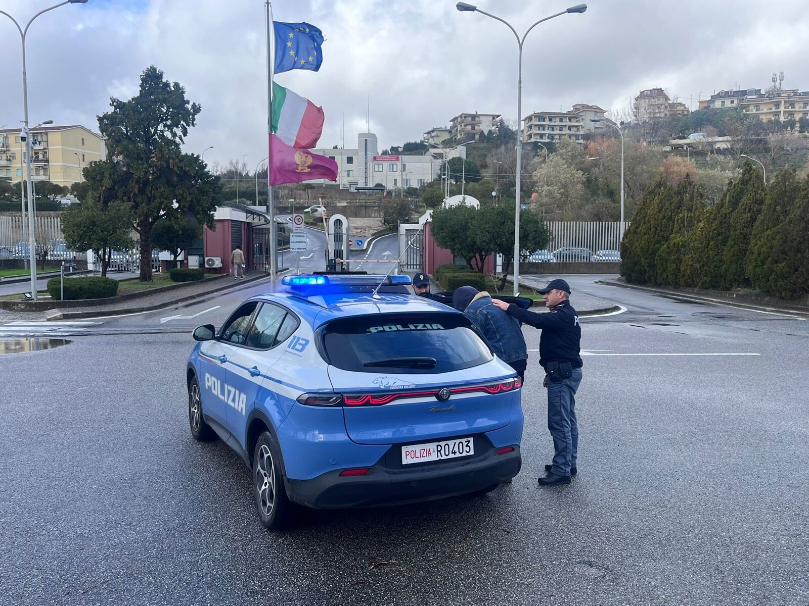 images Cittadino straniero pericoloso per l’ordine e la sicurezza pubblica a Catanzaro: sarà rimpatriato