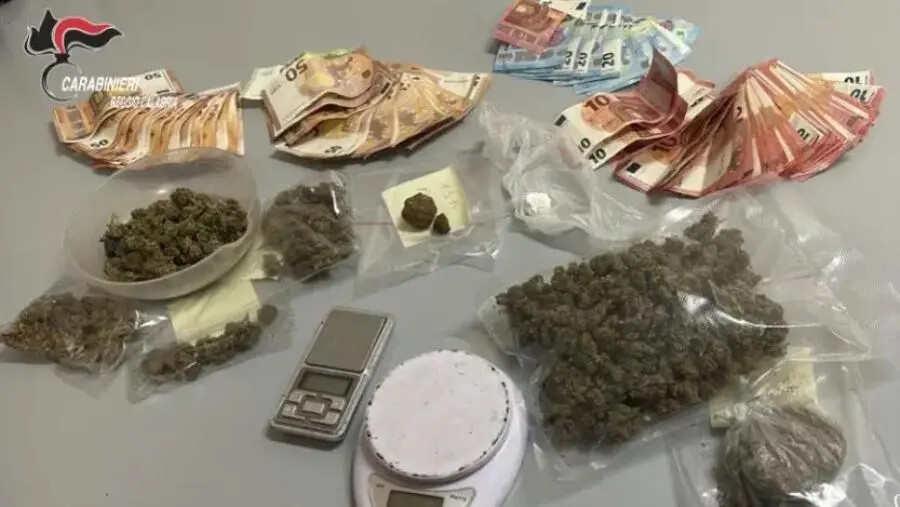 images Catona (Rc), 26enne arrestato per detenzione e spaccio di droga 