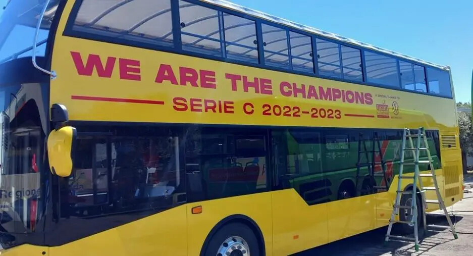 images La festa giallorossa per le vie della città (LA DIRETTA)