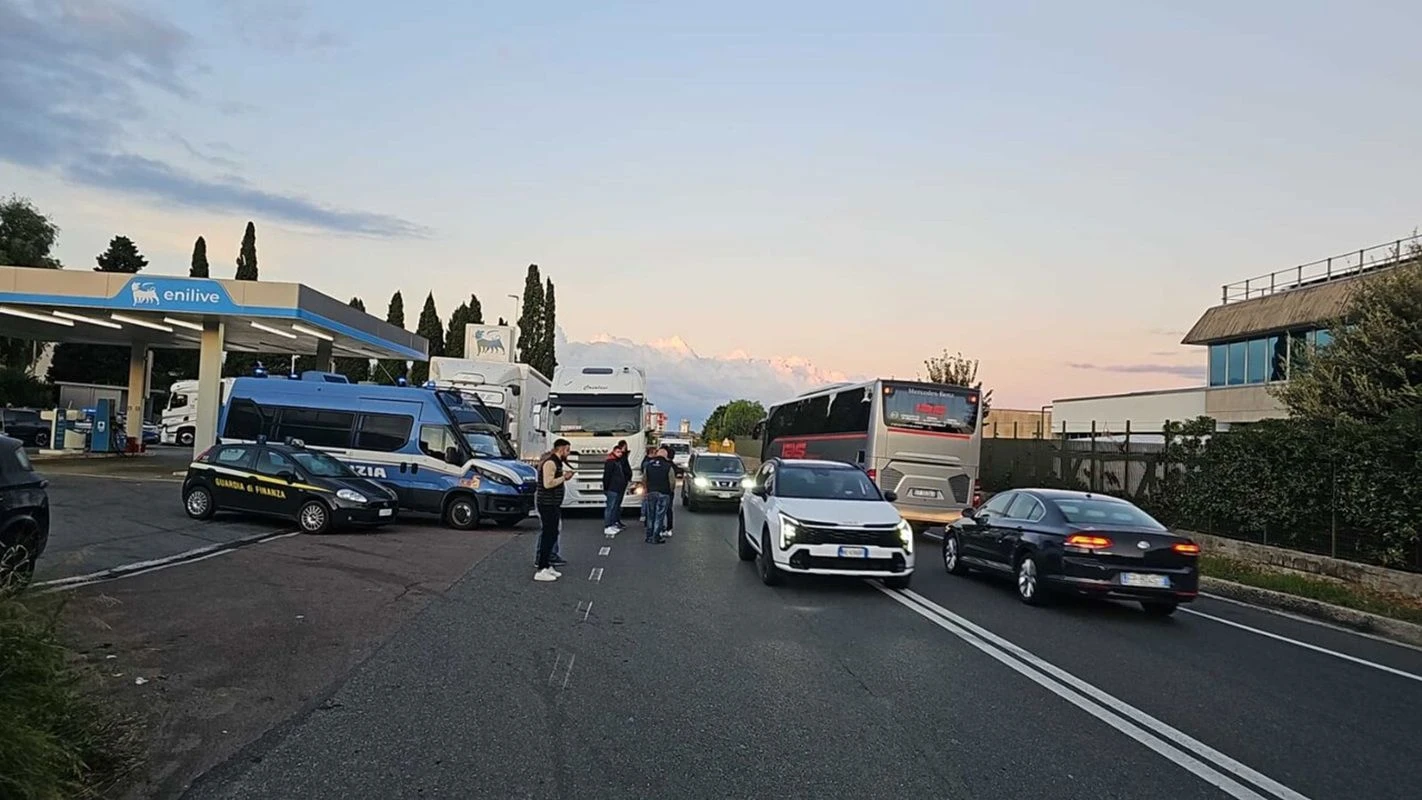 Caro carburanti, il Pd calabrese attacca Meloni: "Il Sud non può aspettare"