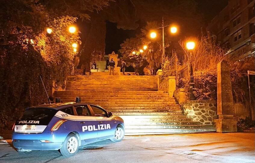 images Festività a Vibo, controlli serrati della polizia: nonostante il Daspo urbano 'beccato' nel centro storico
