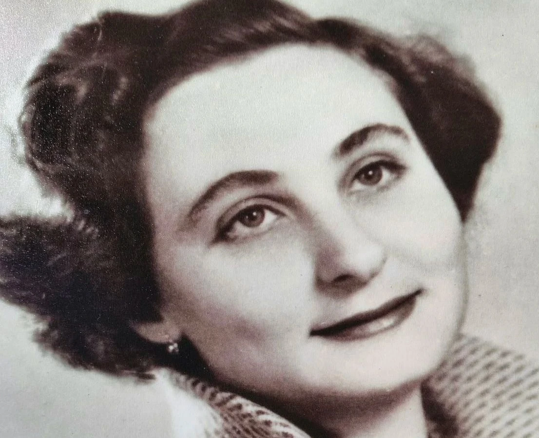 Cropani celebra con una targa Concetta Basile,  la prima donna laureata di Cropani 