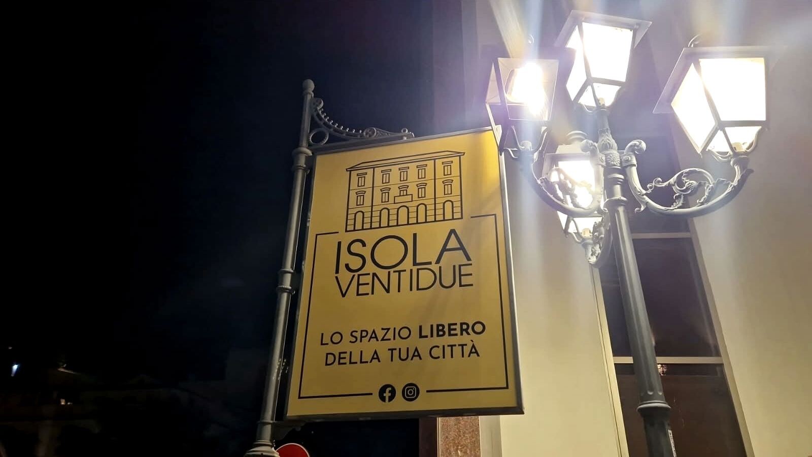 Isola pedonale nel centro storico di Catanzaro: parlano i cittadini a poche ore dall'avvio (VIDEO) images Isola pedonale nel centro storico di Catanzaro: parlano i cittadini a poche ore dall'avvio (VIDEO)