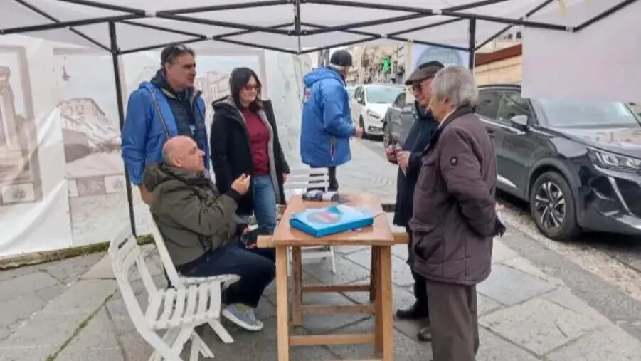images Raccolta firme a Catanzaro pet una Fondazione a favore delle famiglie, Mungo: "Troppa indifferenza" 