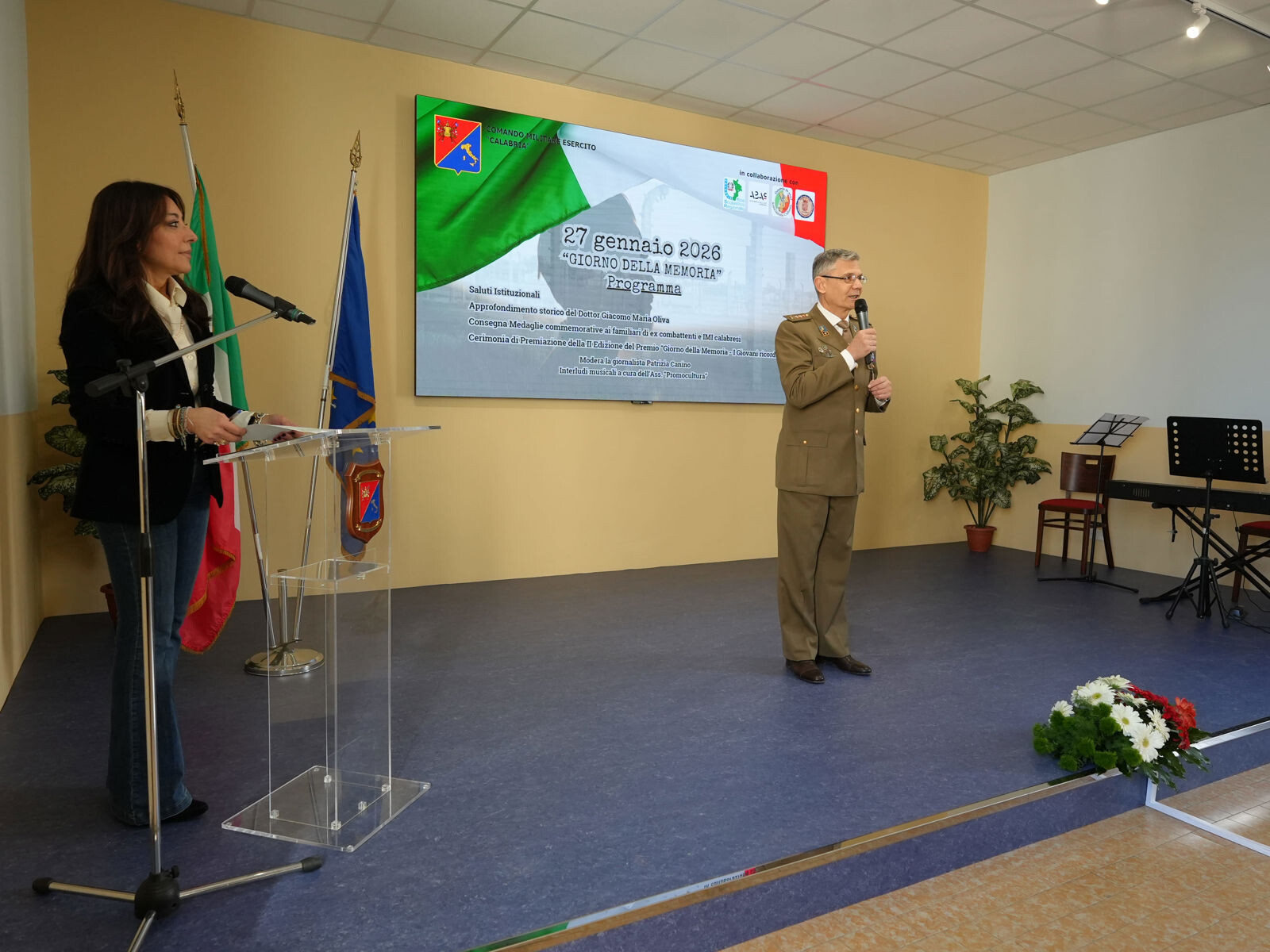 images Giornata della memoria a Catanzaro, l'Esercito consegna medaglie commemorative e premia gli studenti