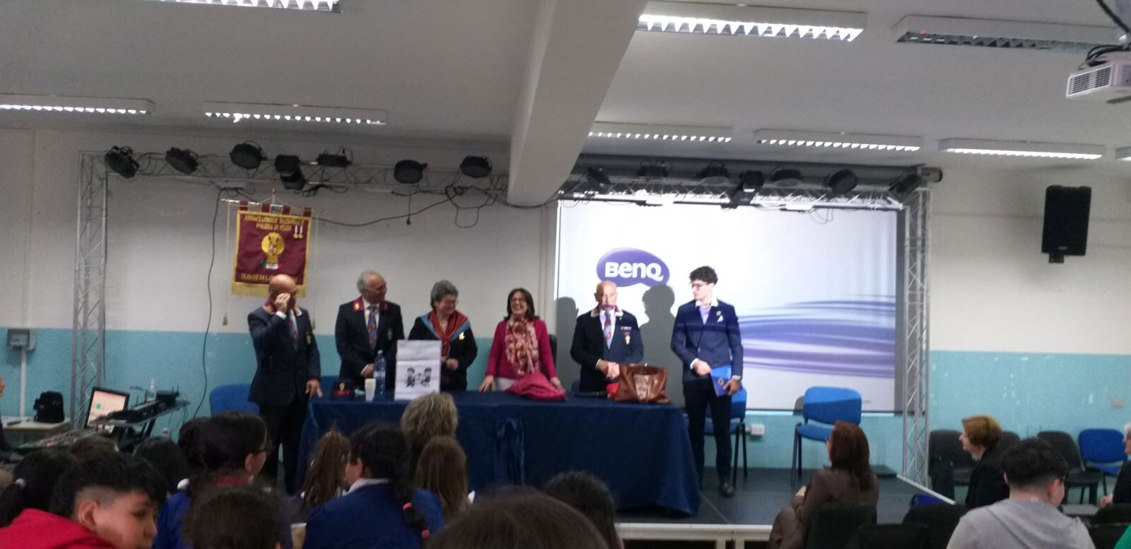 images Lamezia, al Comprensivo  “Gatti Manzoni Augruso” le classi quinte incontrano l’Associazione nazionale Polizia  