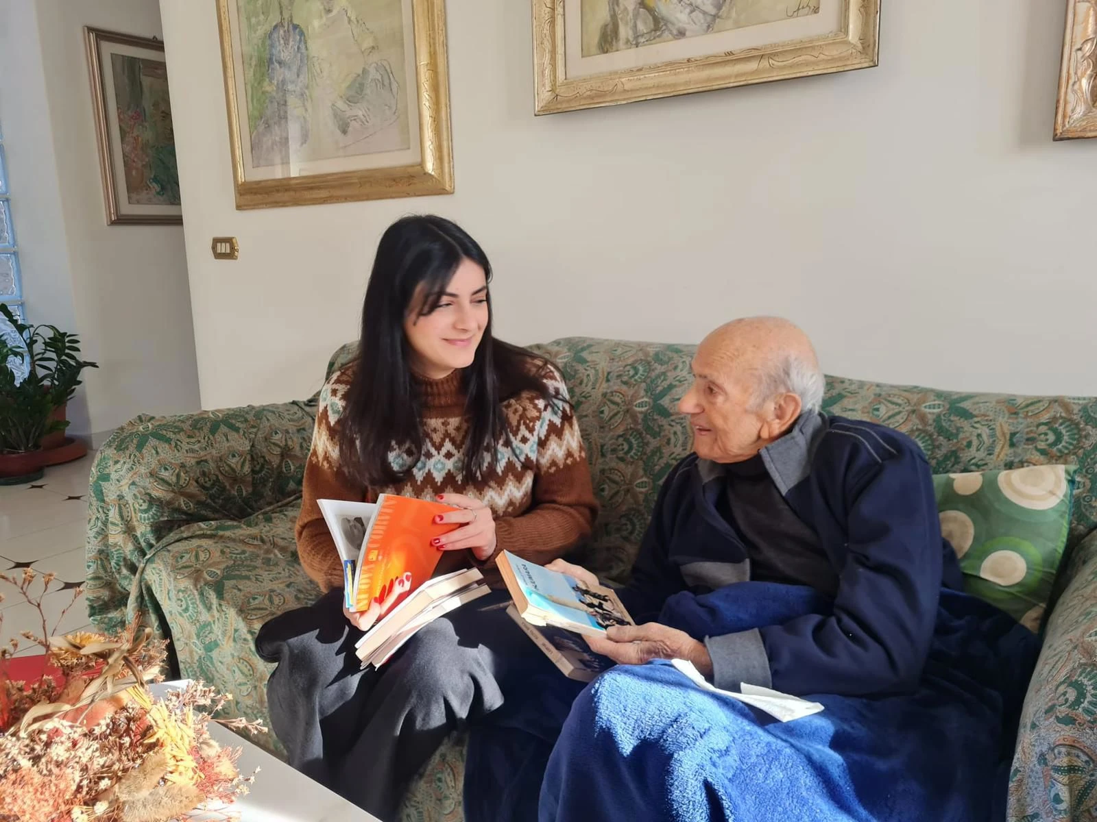 L'opera omnia del poeta Achille Curcio nella tesi di una studentessa dell'Unical: 110 e lode