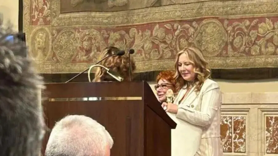 images Prosegue l’ascesa per l’artista di Botricello Concetta Russo insignita a Roma del premio alla carriera