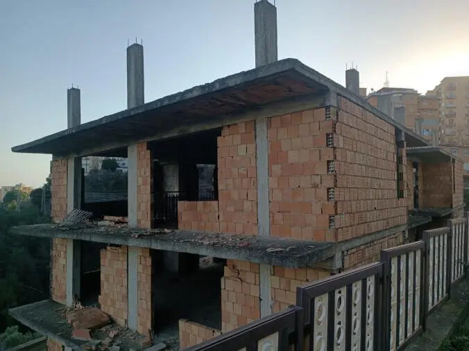 images Catanzaro, il piano di demolizione delle costruzioni abusive: primo intervento in via Fratelli Plutino