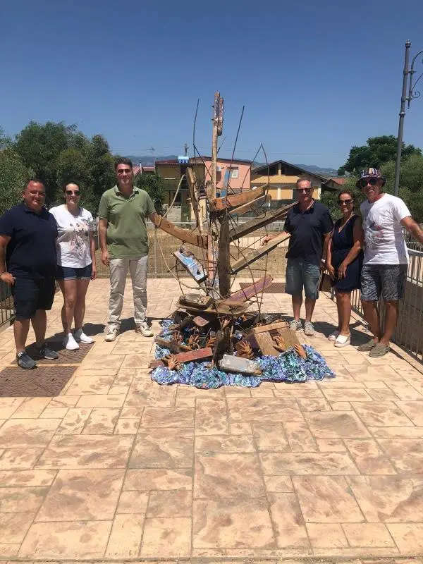 Installata a Cropani l’opera “Manes nostri” a perenne memoria della strage dei migranti di Cutro images Installata a Cropani l’opera “Manes nostri” a perenne memoria della strage dei migranti di Cutro