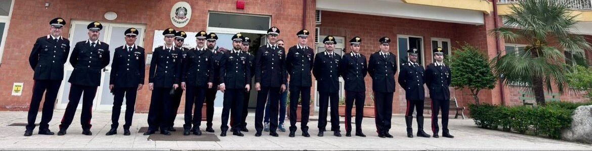images Il generale Pellegrino in visita alla Compagnia Carabinieri di Sellia Marina 