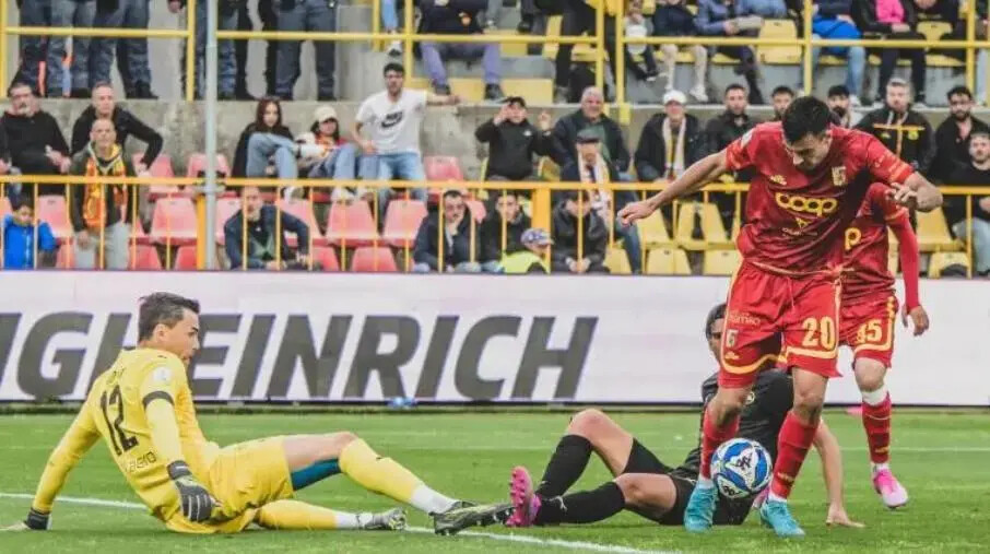 images Il corsivo giallorosso. Preso lo "schiaffo" dal Palermo le Aquile con un salto d'orgoglio tornino a volare alto