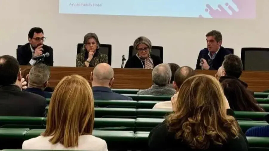 images Turismo, Occhiuto: "La Regione investe 16 milioni per alberghi anche a misura di bambini"  