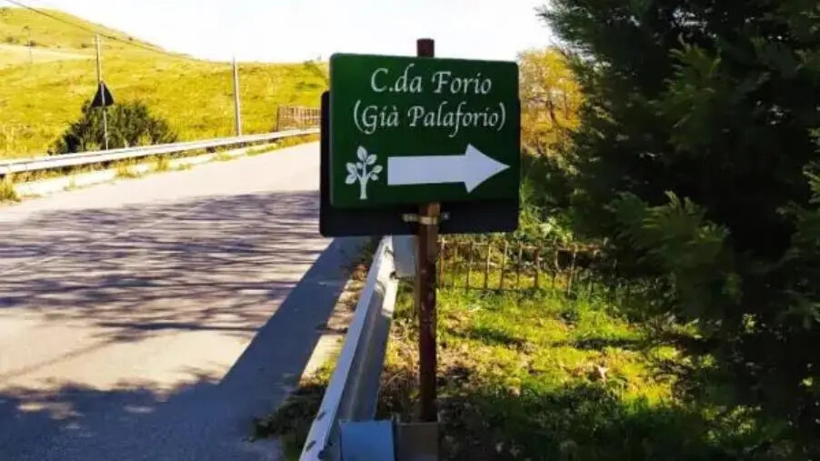 Carenza idrica in Contrada Forìo di Borgia, l’acqua resta un miraggio: sotto accusa la Sorical images Carenza idrica in Contrada Forìo di Borgia, l’acqua resta un miraggio: sotto accusa la Sorical