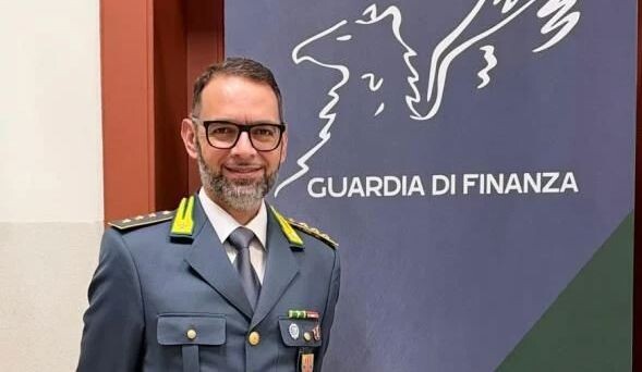 images Guardia di finanza di Villa San Giovanni, il capitano Salvatore Manzitto subentra  al capitano Enrico Sanguigni  