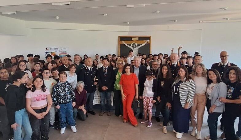 Antonino De Masi all’ Ic 'Erodoto' a Corigliano Rossano: il 'Senza Zaino Day' diventa esperienza di cittadinanza attiva images Antonino De Masi all’ Ic 'Erodoto' a Corigliano Rossano: il 'Senza Zaino Day' diventa esperienza di cittadinanza attiva