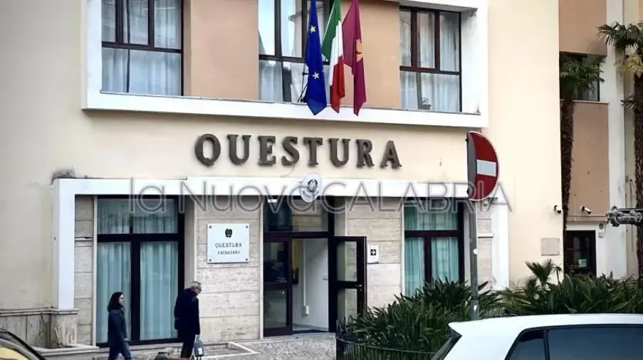 images Catanzaro, violenza sessuale all’ex compagna: aggravata la misura cautelare