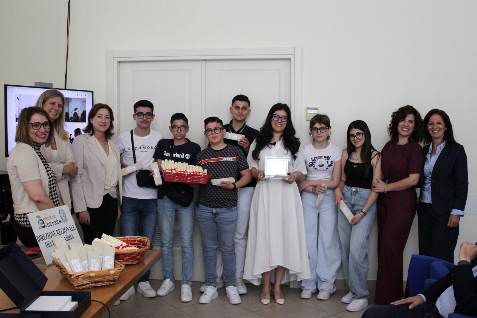 Premiati gli istituti vincitori del concorso Fisco e scuola 2026: sul podio l'Alighieri-Marconi di Petilia Policastro images Premiati gli istituti vincitori del concorso Fisco e scuola 2026: sul podio l'Alighieri-Marconi di Petilia Policastro