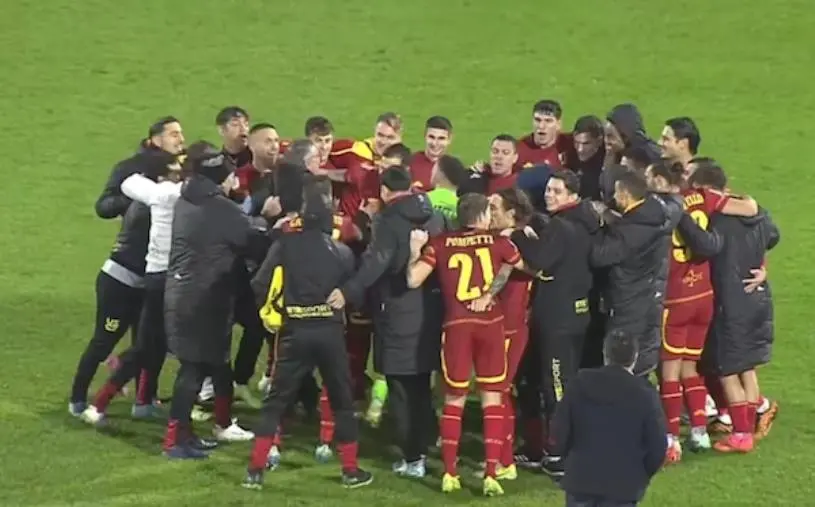 Serie B, PALERMO vs CATANZARO: 1-2 finale. Aquile vittoriose al Barbera images Serie B, PALERMO vs CATANZARO: 1-2 finale. Aquile vittoriose al Barbera