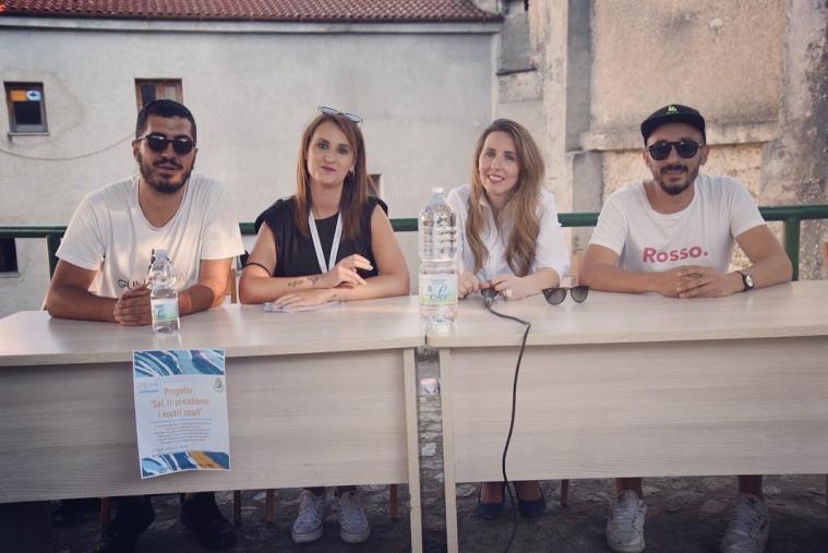 images Carlopoli, tanti colori in Comune con il progetto street art