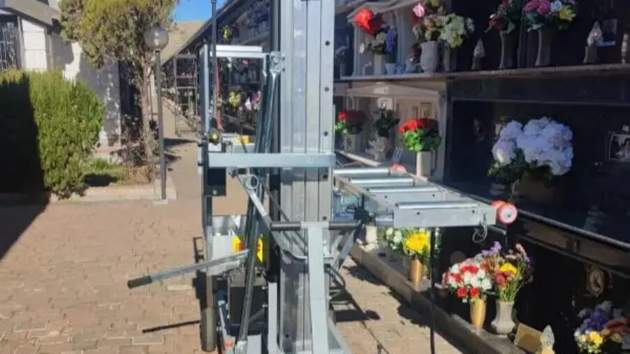 Un carrello elevatore per il cimitero di Botricello, Puccio: "Segno di civiltà" images Un carrello elevatore per il cimitero di Botricello, Puccio: "Segno di civiltà"