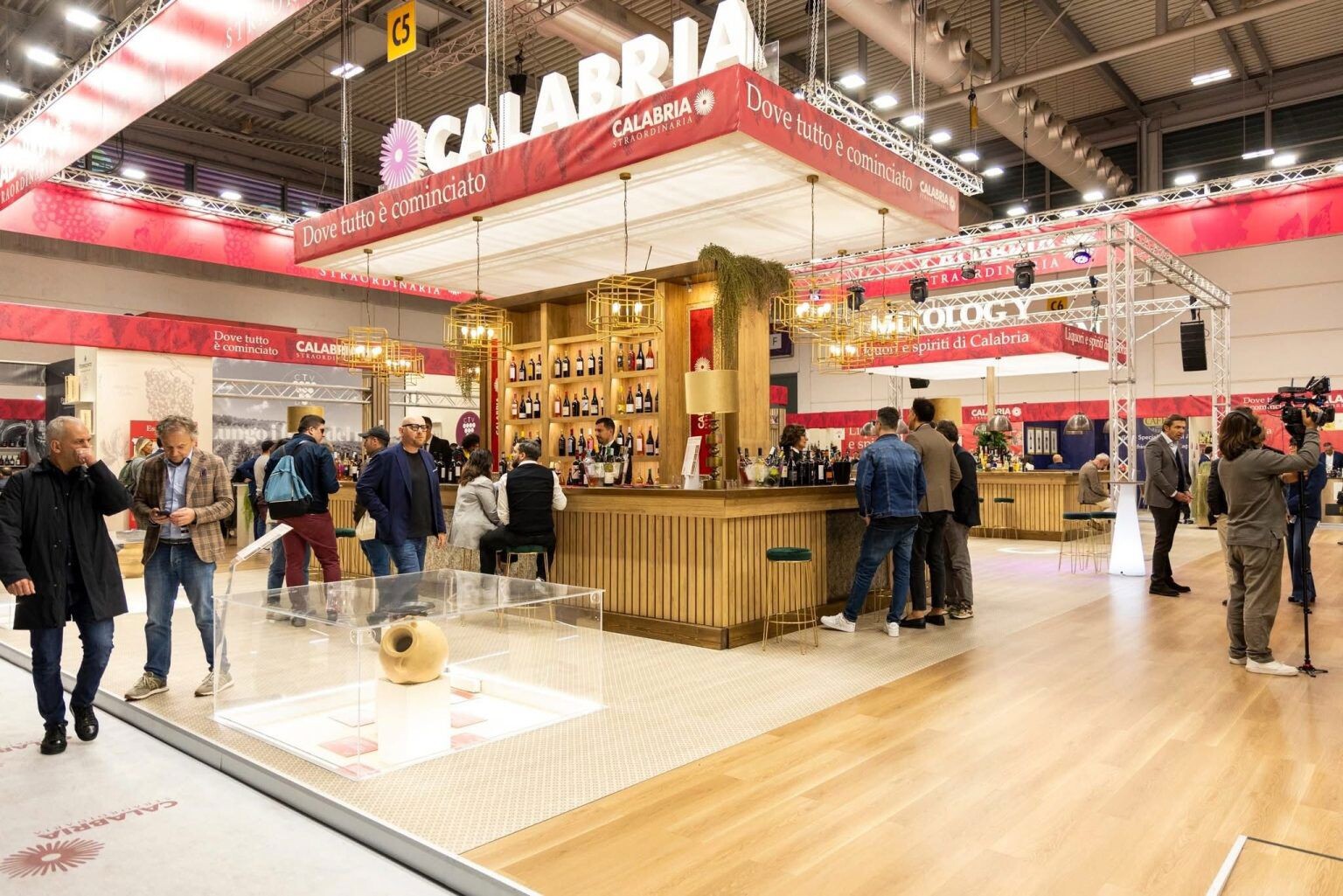 images La Regione al Vinitaly 2026, Gallo: “Eccellenze e territorio in vetrina, Calabria sempre più competitiva"