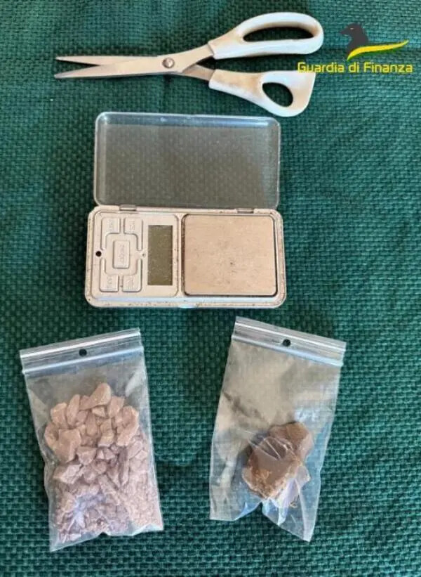 images Trasportava eroina dalla Puglia alla Calabria: un arresto nel Cosentino   