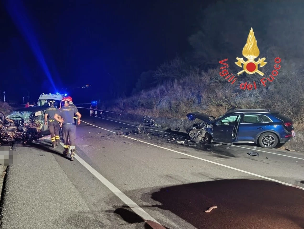 Scontro tra 2 auto e una moto a Pietragrande: morto un automobilista, 3 feriti