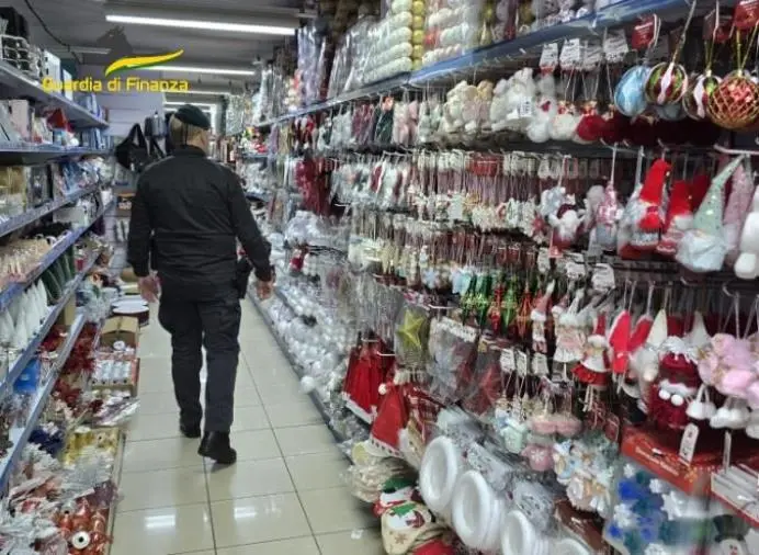 Cosenza, sequestrati oltre 550.000 tra luminarie natalizie e giocattoli non sicuri  images Cosenza, sequestrati oltre 550.000 tra luminarie natalizie e giocattoli non sicuri