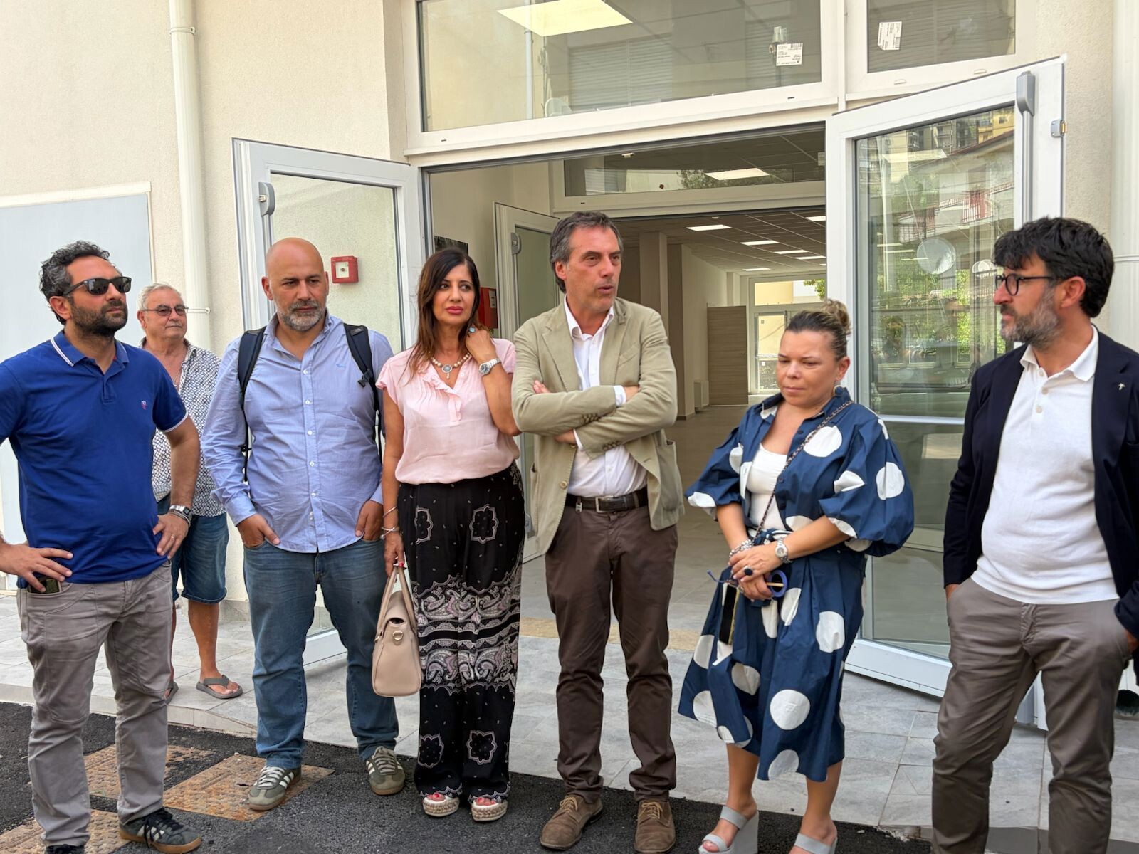 Catanzaro, inaugurato il nuovo plesso di Piano Casa. Fiorita: “Restituiamo dignità al quartiere” images Catanzaro, inaugurato il nuovo plesso di Piano Casa. Fiorita: “Restituiamo dignità al quartiere”