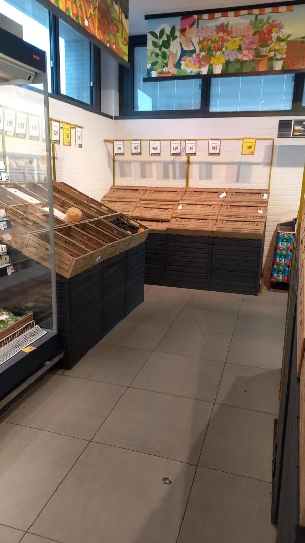 images Presi d’assalto supermercati e benzine: la guerra in Ucraina spaventa Catanzaro 