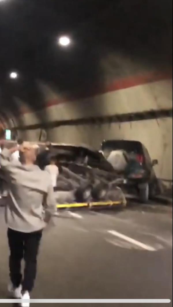 Incidente a Copanello: traffico rallentato (VIDEO) images Incidente a Copanello: traffico rallentato (VIDEO)