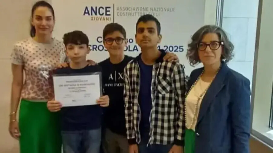 “U-Green Kroton Park”: l’Istituto “Papanice-Alfieri” di Crotone conquista il II posto nazionale al concorso Macroscuola images “U-Green Kroton Park”: l’Istituto “Papanice-Alfieri” di Crotone conquista il II posto nazionale al concorso Macroscuola