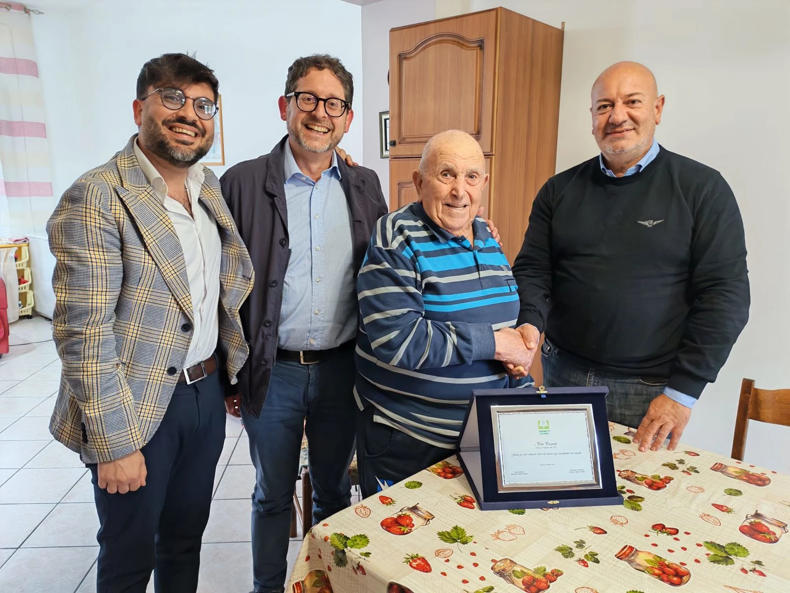 Dal Venezuela ad Amantea, 97 anni e 61 tessere consecutive: il grazie di Coldiretti Calabria a Pino Pasquale