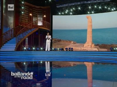 A “Ballando con le stelle” clip nel Salone degli specchi Palazzo del Governo di Cosenza