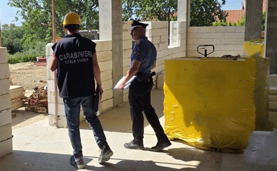 Cantiere edile irregolare a Soveria Simeri: imprenditori denunciati e sanzionati 