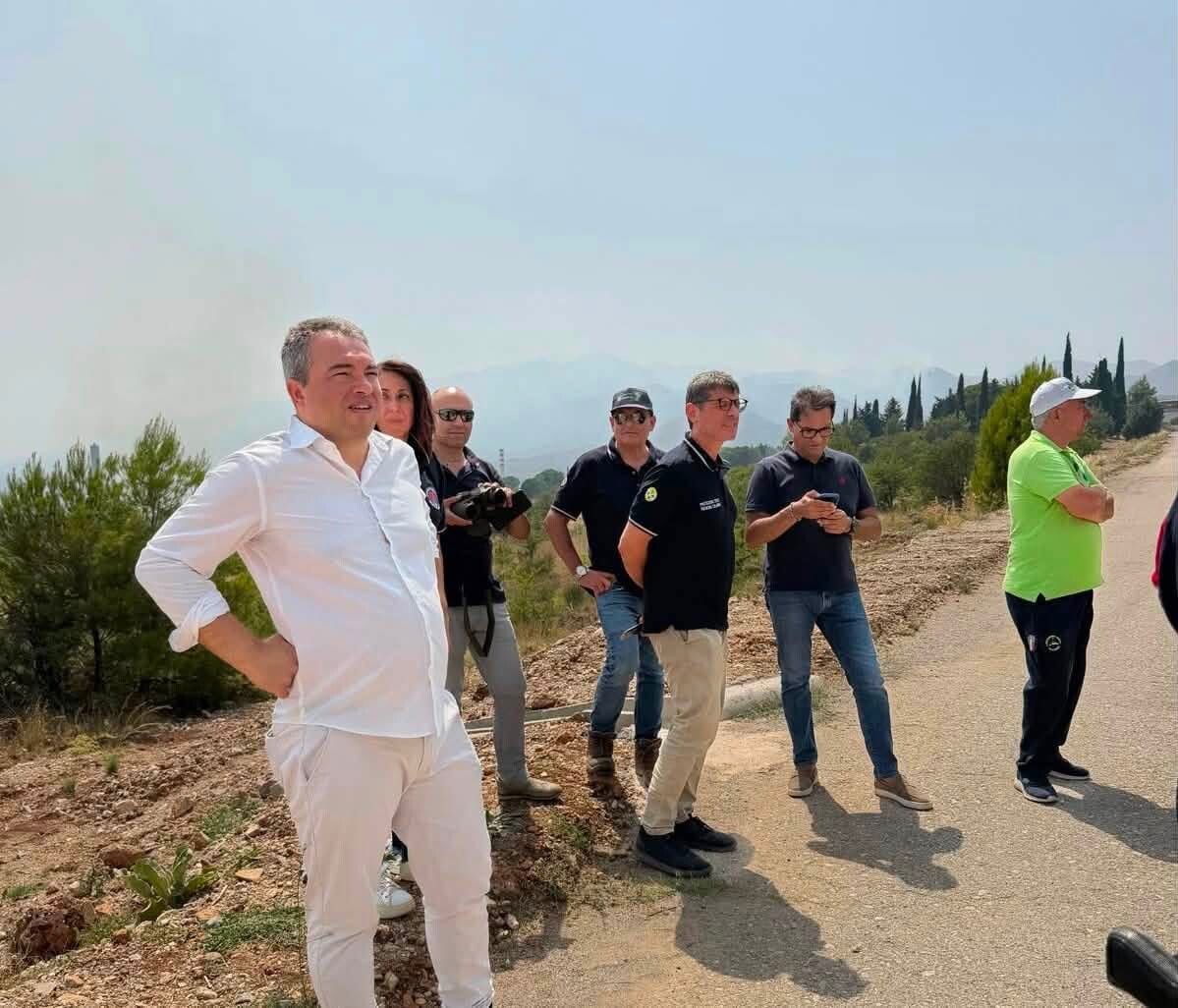Incendio nel Parco Nazionale del Pollino: Calabria Verde e Protezione Civile in prima linea images Incendio nel Parco Nazionale del Pollino: Calabria Verde e Protezione Civile in prima linea