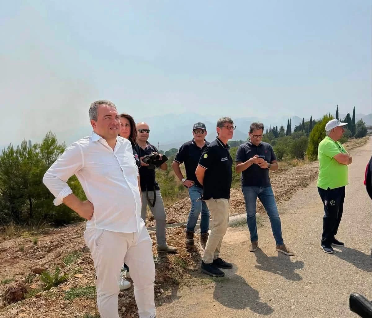 Incendio nel Parco Nazionale del Pollino: Calabria Verde e Protezione Civile in prima linea
