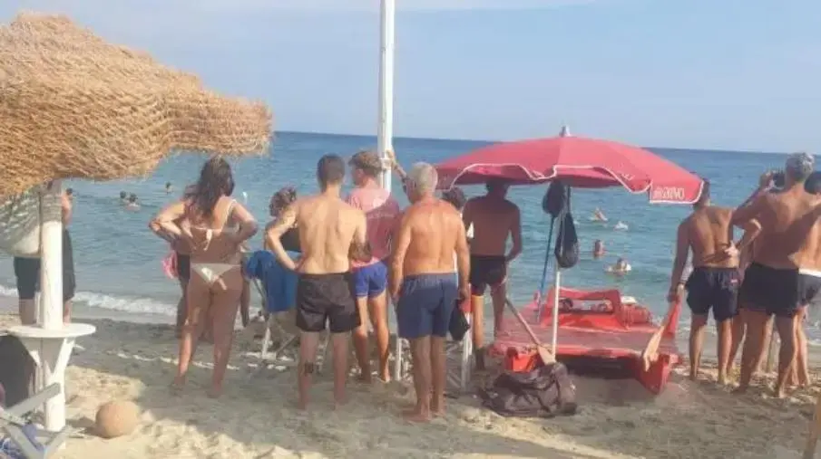 Paura a Sellia Marina: barca alla deriva, lanciato l’allarme alla Guardia costiera images Paura a Sellia Marina: barca alla deriva, lanciato l’allarme alla Guardia costiera