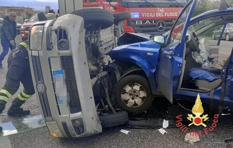 Scontro tra due Fiat Panda a Lamezia: 3 feriti images Scontro tra due Fiat Panda a Lamezia: 3 feriti