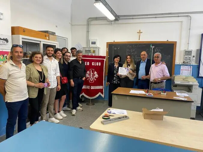 images Chiaravalle, il Leo Club Squillace Cassiodoro dona un “Kit Leo” all’IIS “Enzo Ferrari”